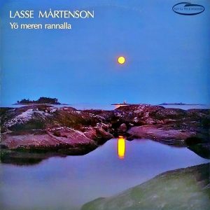 Lasse Mårtenson : Yö meren rannalla