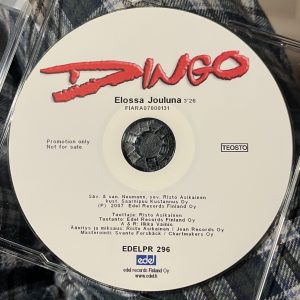 Dingo : Elossa Jouluna